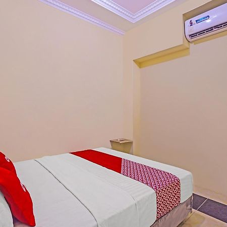 Oyo 92687 Alnindo Makaliwe Hotell Jakarta Eksteriør bilde
