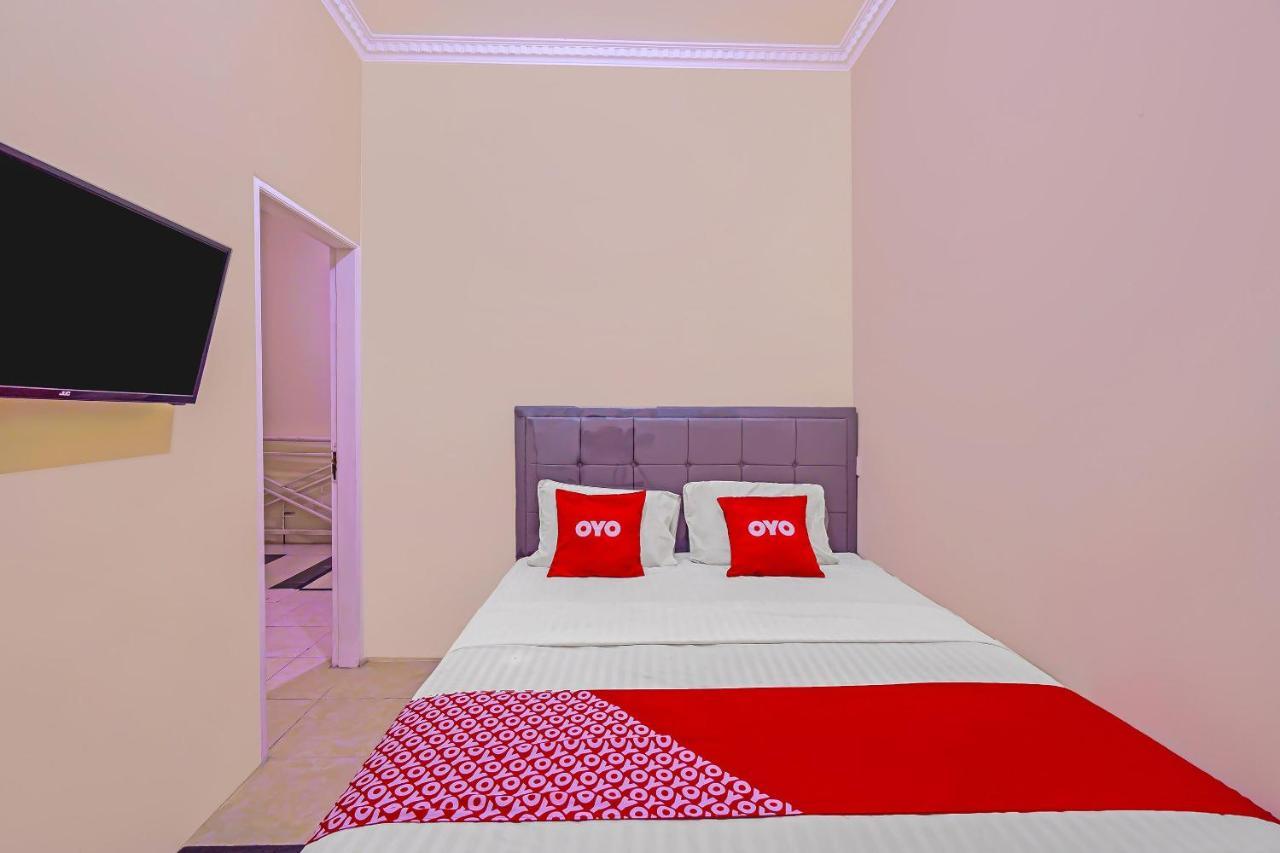 Oyo 92687 Alnindo Makaliwe Hotell Jakarta Eksteriør bilde