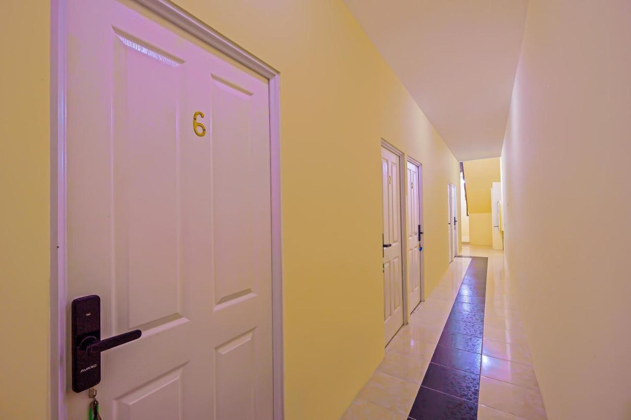 Oyo 92687 Alnindo Makaliwe Hotell Jakarta Eksteriør bilde
