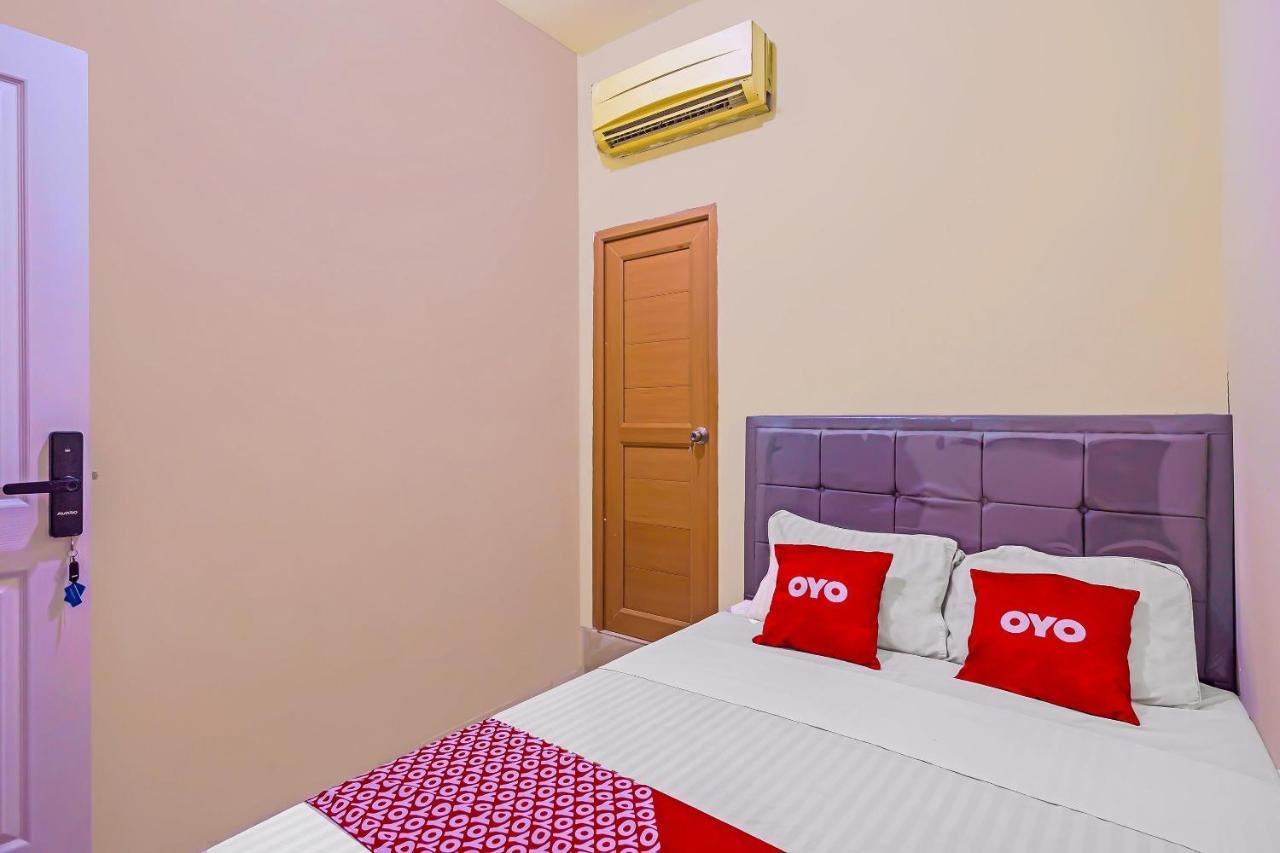 Oyo 92687 Alnindo Makaliwe Hotell Jakarta Eksteriør bilde