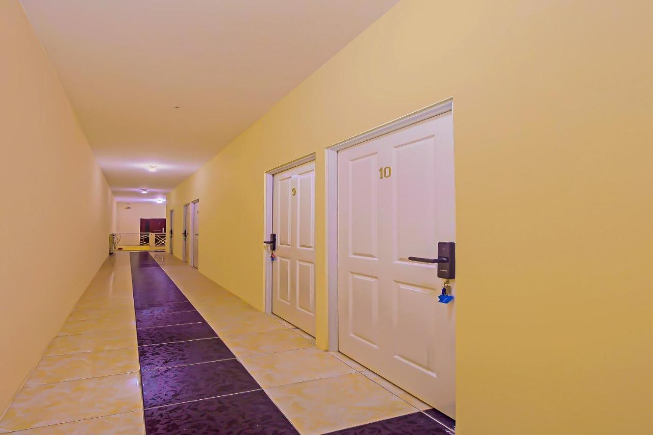 Oyo 92687 Alnindo Makaliwe Hotell Jakarta Eksteriør bilde